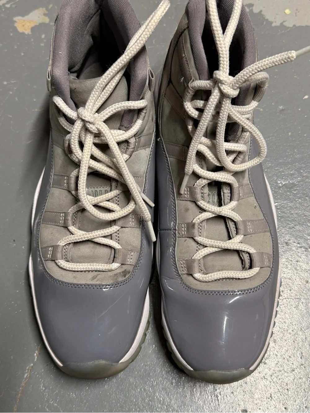 Jordan 11  Men's Retro High-Top Sneakers - Grey/White size 12
